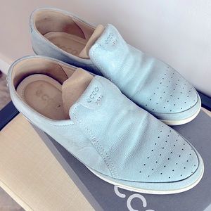Ecco suede leather sneaker